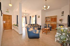 Spacious Villa With Private Pool