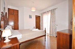 Spacious Villa With Private Pool