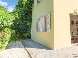 Forest Hideaway Near Douro Valley