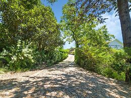 Forest Hideaway Near Douro Valley
