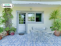 Upscale Villa With Swimming Pool and Terrace