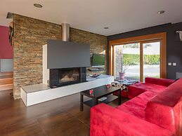Lovely Holiday Home With Garden