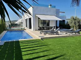 Lush Villa in Orihuela With Pool