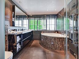 Tasteful Villa in Didam With Garden