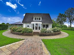 Tasteful Villa in Didam With Garden