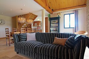 Luxury Villa With Private Sauna, Pool