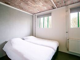 Cozy Holiday Home in Sint Maartensvlotbrug With a Garden