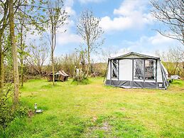 Cozy Holiday Home in Sint Maartensvlotbrug With a Garden