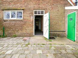 Cozy Holiday Home in Sint Maartensvlotbrug With a Garden