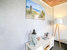 Cozy Holiday Home in Sint Maartensvlotbrug With a Garden