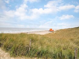 Cozy Holiday Home in Sint Maartensvlotbrug With a Garden