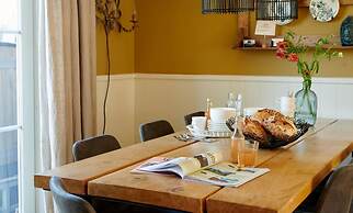 Holiday Home in Baarlo With Wood-fired Hot Tub