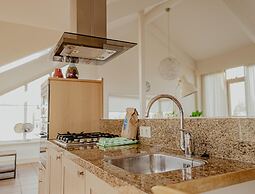 Beautiful Penthouse With a View Over the Lake