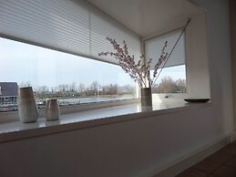 Beautiful Penthouse With a View Over the Lake