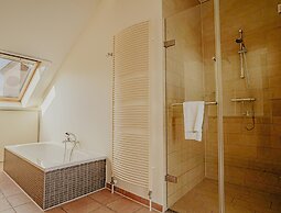 Beautiful Penthouse With a View Over the Lake