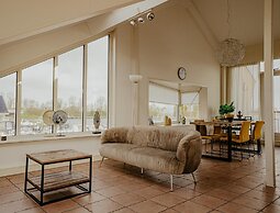 Beautiful Penthouse With a View Over the Lake