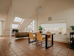 Beautiful Penthouse With a View Over the Lake