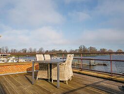 Beautiful Penthouse With a View Over the Lake