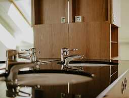 Beautiful Penthouse With a View Over the Lake