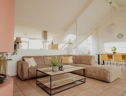 Beautiful Penthouse With a View Over the Lake