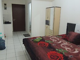 Reva Room on Gunung Putri Square Apartment