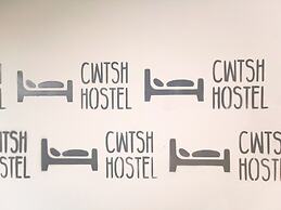 Cwtsh Hostel