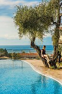 Robolla Beach Aparthotel