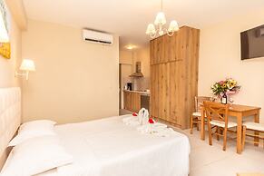 Robolla Beach Aparthotel