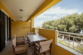 Robolla Beach Aparthotel