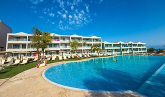 Robolla Beach Aparthotel