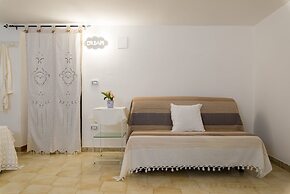 Marie Maison Salinola