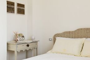 Marie Maison Salinola