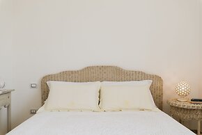 Marie Maison Salinola