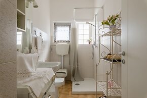 Marie Maison Salinola