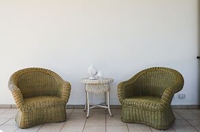 Marie Maison Salinola