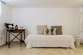 Marie Maison Salinola