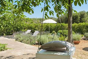 Marie Maison Salinola