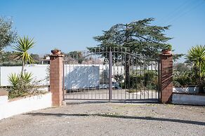 Marie Maison Salinola