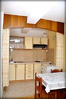 Immaculate 4-bed House in Lumbarda