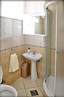 Immaculate 4-bed House in Lumbarda