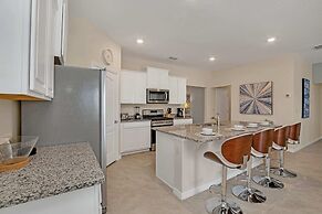 Lake View Home, Lavish Home With Big Pool Area, CDC Standards #7st556