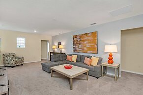 Lake View Home, Lavish Home With Big Pool Area, CDC Standards #7st556