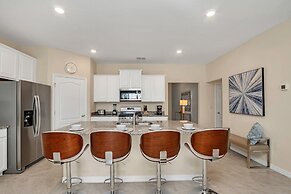 Lake View Home, Lavish Home With Big Pool Area, CDC Standards #7st556