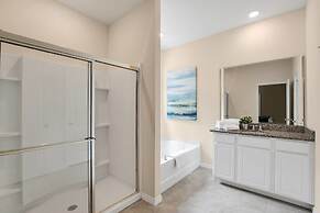 Lake View Home, Lavish Home With Big Pool Area, CDC Standards #7st556