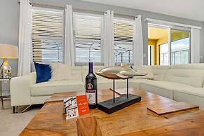 Lake View Home, Lavish Home With Big Pool Area, CDC Standards #7st556