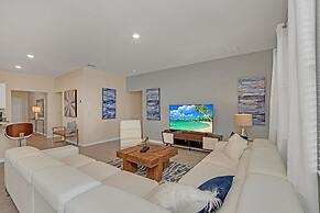 Lake View Home, Lavish Home With Big Pool Area, CDC Standards #7st556