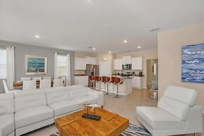 Lake View Home, Lavish Home With Big Pool Area, CDC Standards #7st556