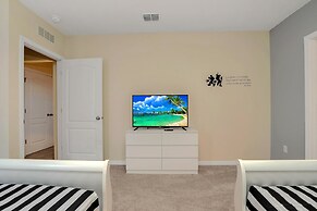 Lake View Home, Lavish Home With Big Pool Area, CDC Standards #7st556