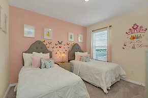 Lake View Home, Lavish Home With Big Pool Area, CDC Standards #7st556