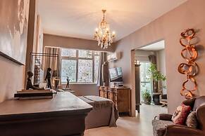 RV02 Quarto e Sala Finamente Decorado